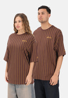 NEW ERA T-shirt a manica corta Oversized New Era Pinstripe marrone per uomo e donna 60771549 . NEW ERA 