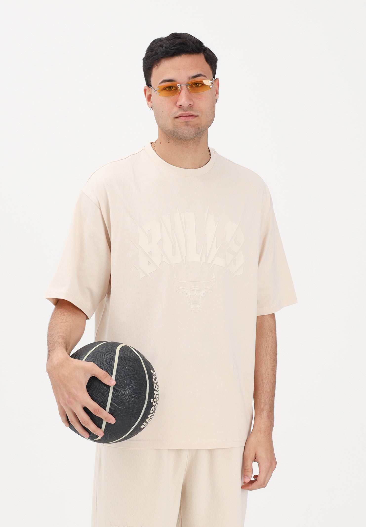 NEW ERA T-shirt a manica corta Oversized Chicago Bulls NBA Core Plus beige per uomo e donna 60856197 . NEW ERA 