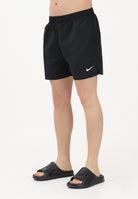 NIKE Shorts mare nero da uomo con logo NESSF560 001 NIKE 