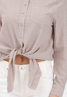 ONLY Camicia a manica lunga marrone da donna con sottili righe e taschino 15195910 TOCO ONLY 