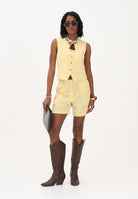 ONLY Shorts giallo da donna 15370279 SU ONLY 