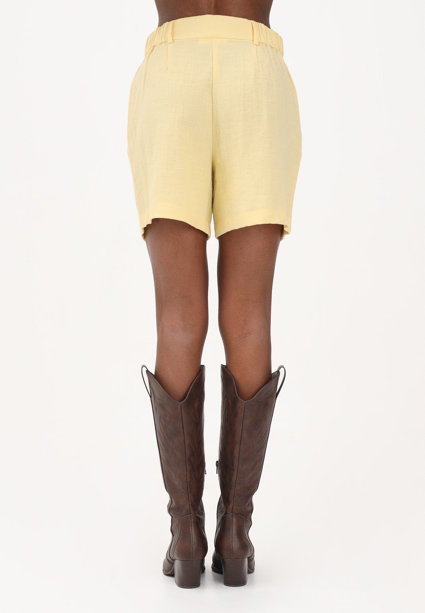 ONLY Shorts giallo da donna 15370279 SU ONLY 