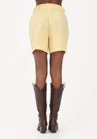 ONLY Shorts giallo da donna 15370279 SU ONLY 
