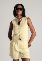 ONLY Shorts giallo da donna 15370279 SU ONLY 