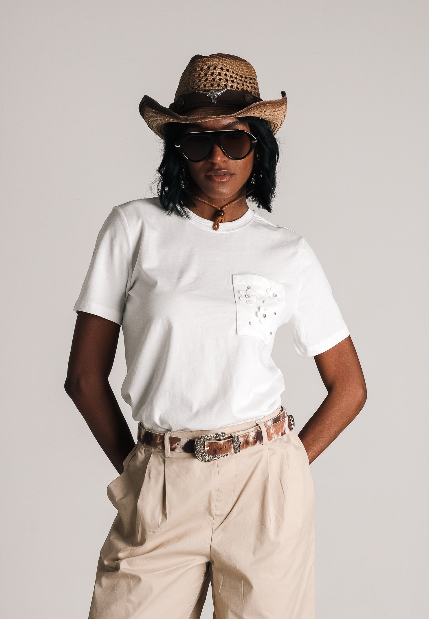 ONLY T-shirt a manica corta bianca da donna con taschino decorato 15371980 CLDEPO ONLY 