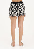 ONLY Shorts panna e nero da donna in tessuto lavorato macramè 15373523 BLBI ONLY 