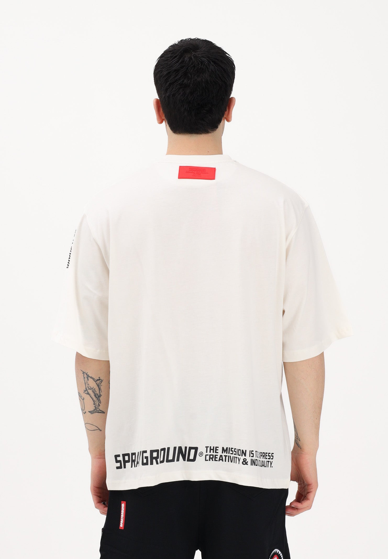 SPRAYGROUND T-shirt a manica corta panna da uomo con stampa minimal e dettagli grafici SP876IVO . SPRAYGROUND 