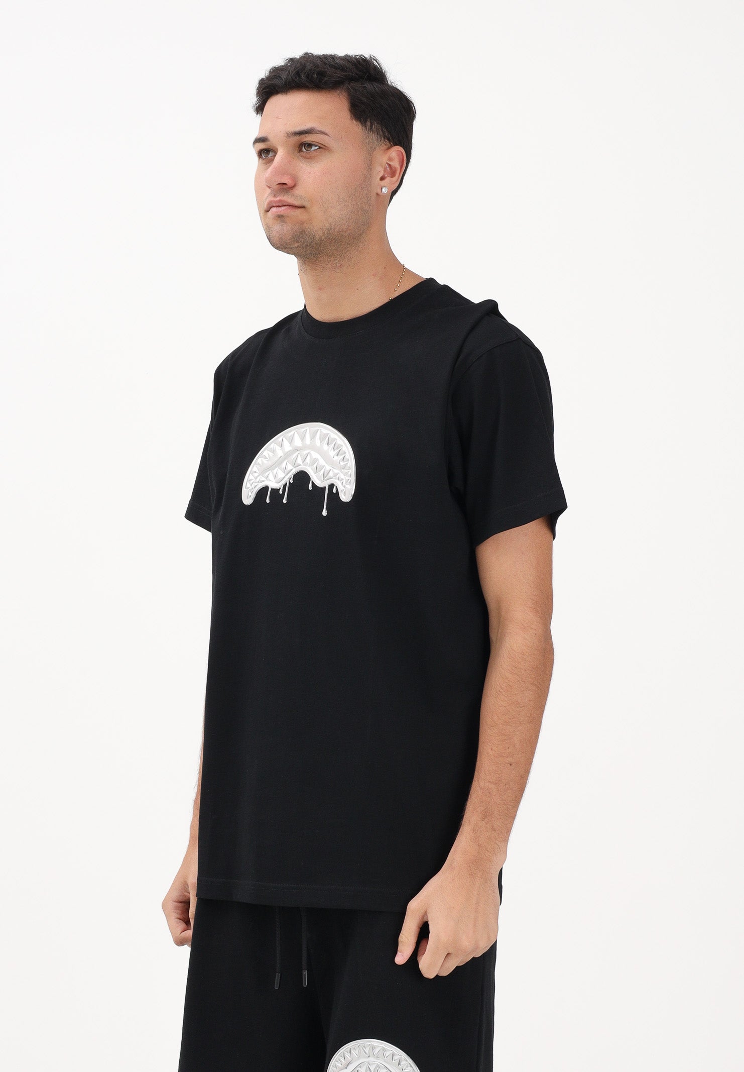 SPRAYGROUND T-shirt a manica corta nera da uomo con logo Shark SP895BLK . SPRAYGROUND 