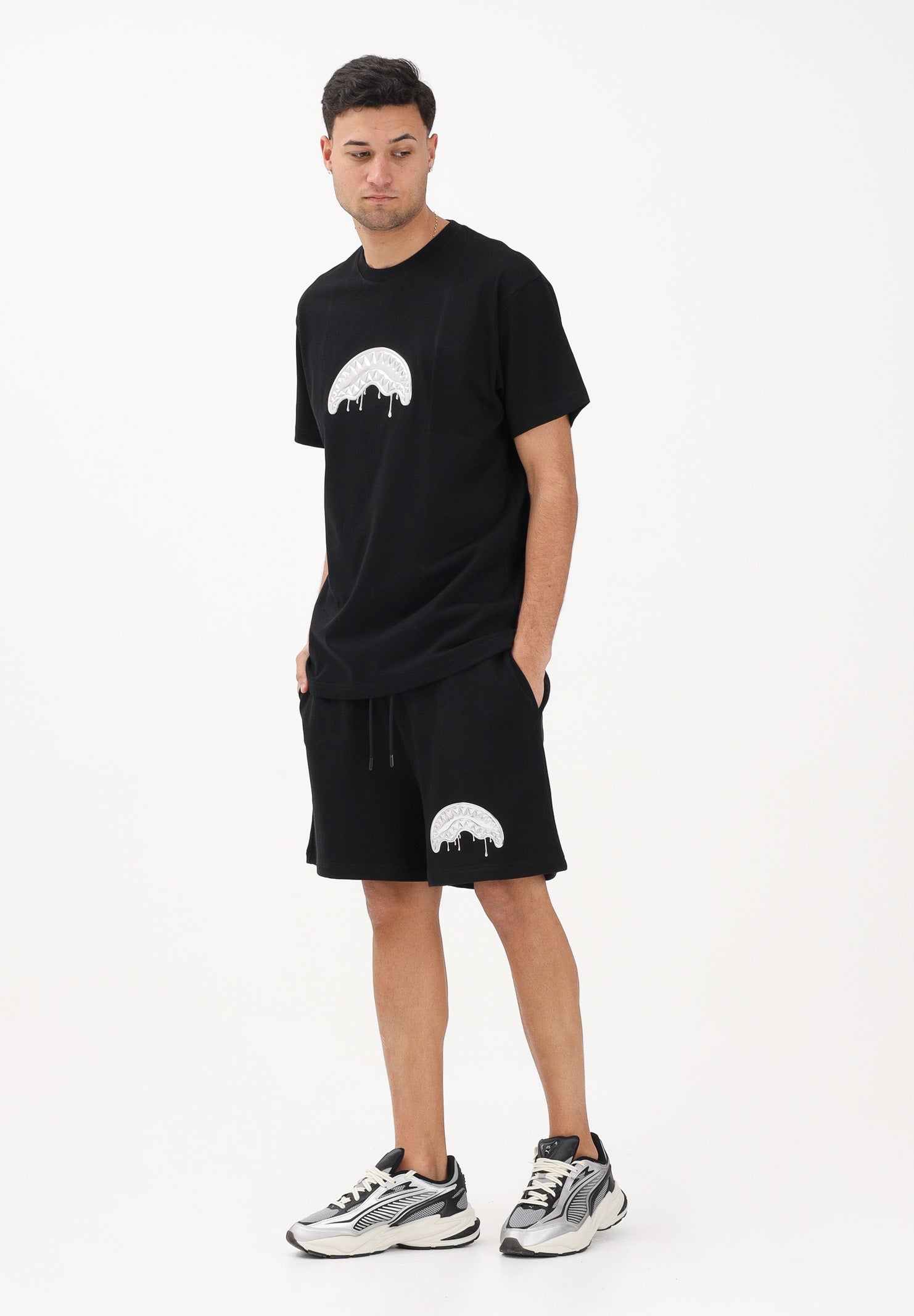 SPRAYGROUND Shorts sportivo nero da uomo con logo Shark SP898EBLK . SPRAYGROUND 