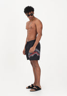 SPRAYGROUND Shorts mare nero da uomo con stampa shark laterale SP917BLK . SPRAYGROUND 