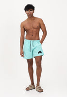 SPRAYGROUND Shorts mare verde acqua da uomo con patch shark SP925AQUA . SPRAYGROUND 