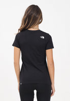 THE NORTH FACE T-shirt a manica corta Simple Dome nera da donna NF0A87NHJK31 . THE NORTH FACE 