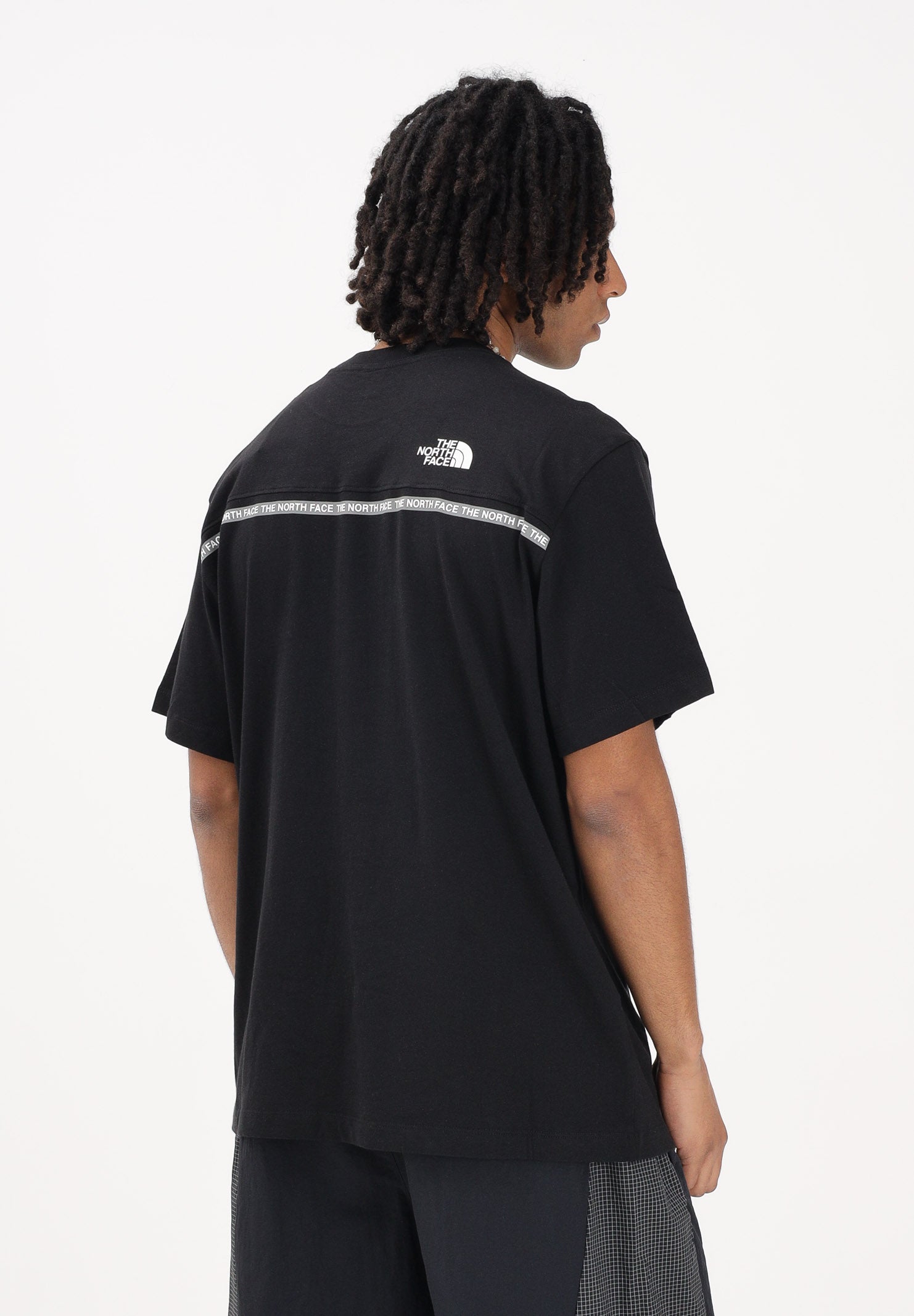 THE NORTH FACE T-shirt a manica corta Zumu Relaxed nera da uomo NF0A8GUYJK31 . THE NORTH FACE 