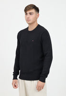 TOMMY HILFIGER Maglioncino girocollo nero da uomo con ricamo bandierina MW0MW36347 BDS TOMMY HILFIGER 