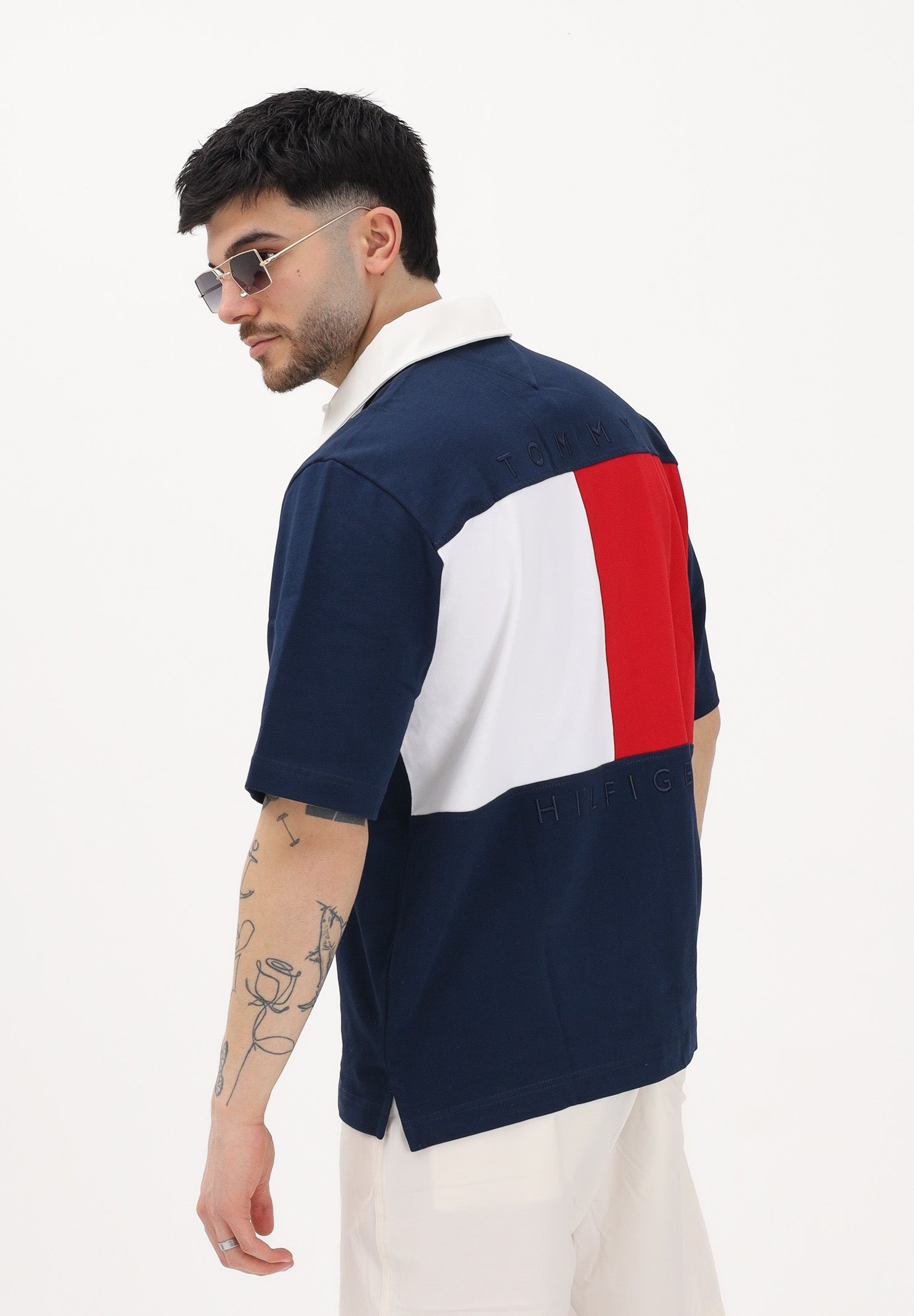 TOMMY HILFIGER Polo a manica corta blu da uomo con logo sul retro e blocchi di colore MW0MW42751 DCC TOMMY HILFIGER 
