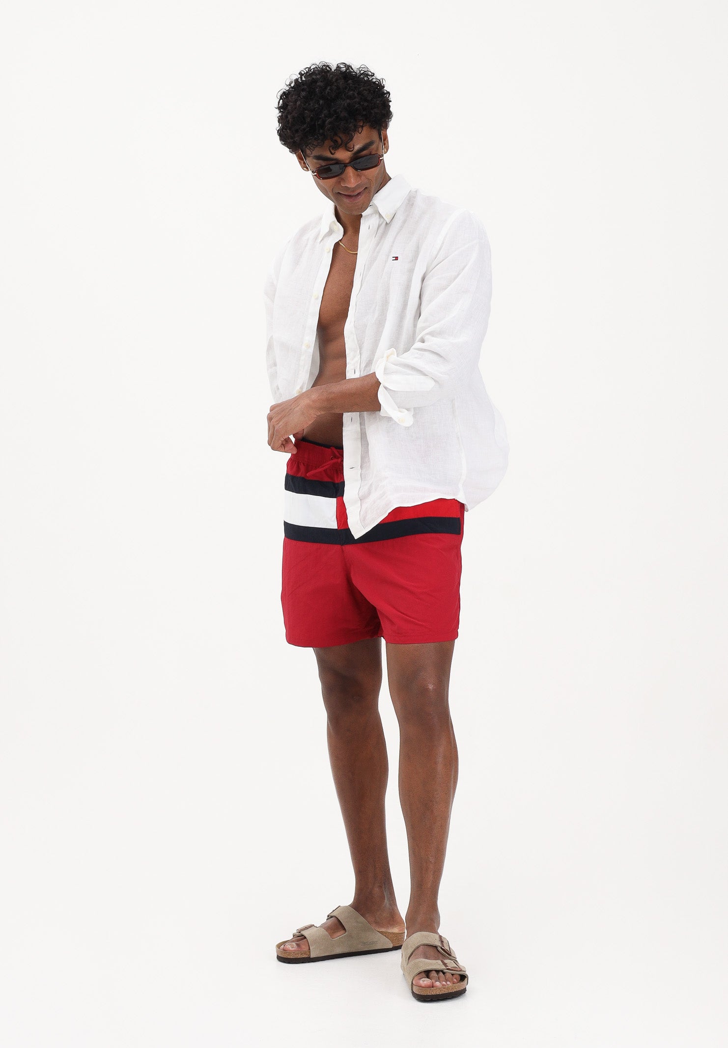 TOMMY HILFIGER Shorts mare rosso da uomo con bandiera Hilfiger UM0UM03474 XKC TOMMY HILFIGER 