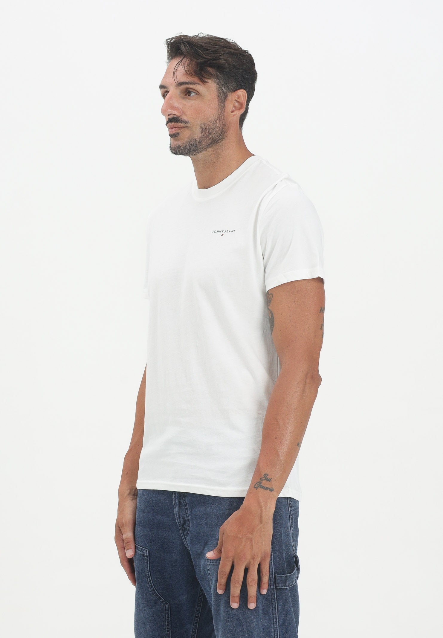 TOMMY JEANS T-shirt a manica corta bianca da uomo con logo DM0DM21780 YBL TOMMY JEANS 
