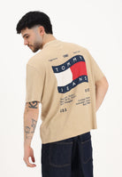 TOMMY JEANS T-shirt a manica corta beige da uomo con maxi stampa sul retro DM0DM22519 AB9 TOMMY JEANS 