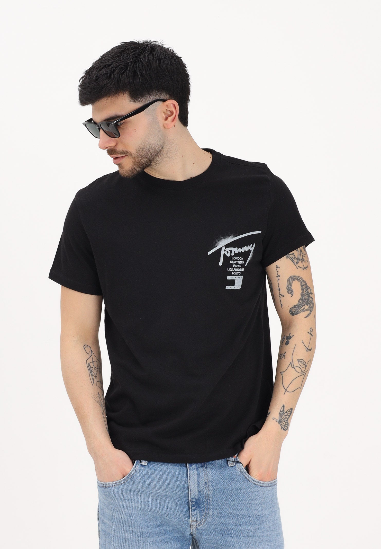 TOMMY JEANS T-shirt a manica corta nera da uomo con stampa logo fronte e retro DM0DM22553 BDS TOMMY JEANS 