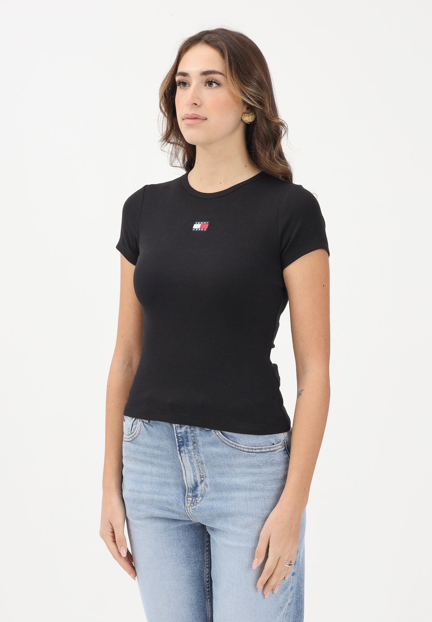 TOMMY JEANS T-shirt a manica corta nera da donna con patch logo DW0DW17881 BDS TOMMY JEANS 