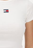TOMMY JEANS T-shirt a manica corta bianca da donna con patch logo DW0DW17881 YBL TOMMY JEANS 