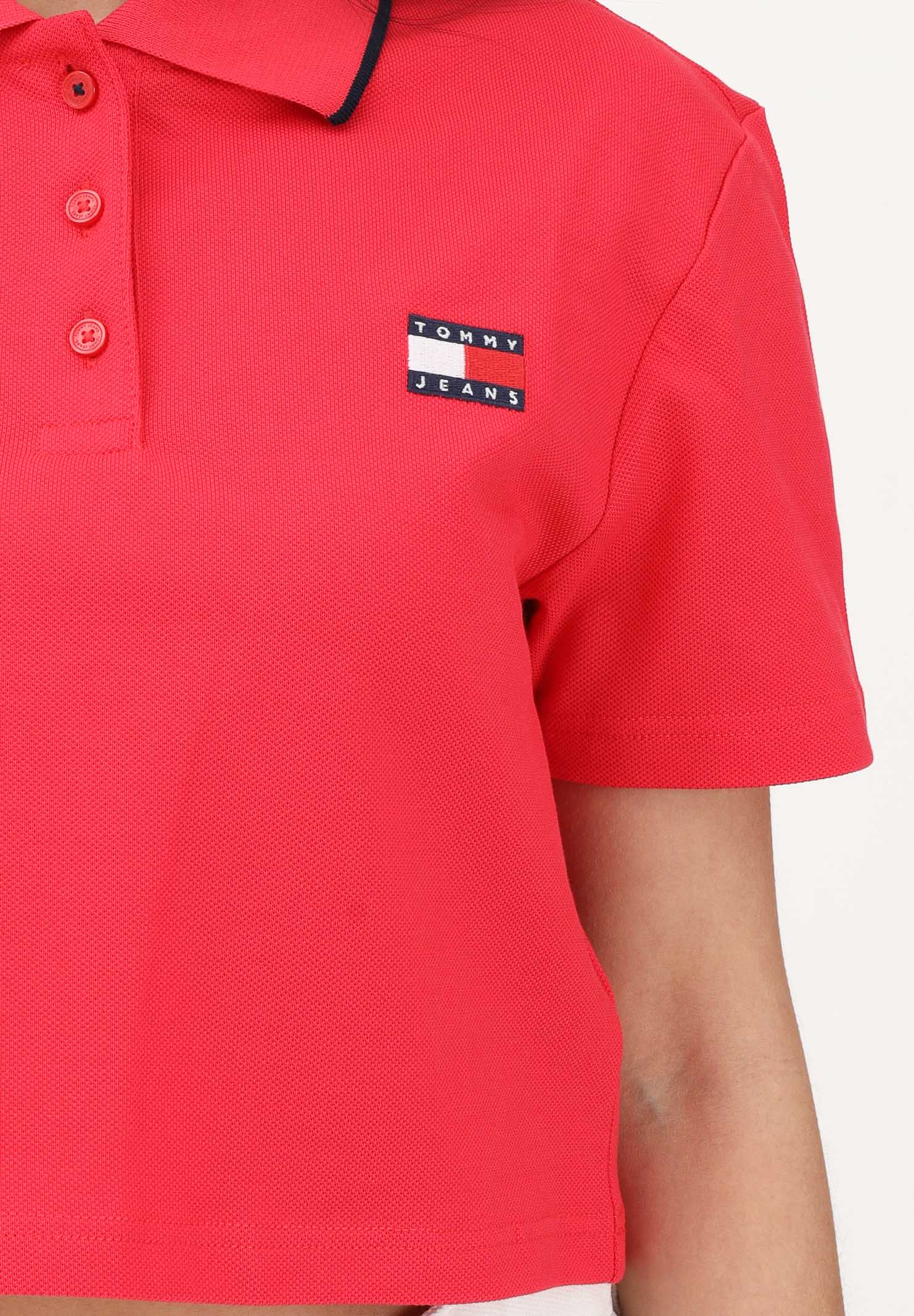 TOMMY JEANS Polo a manica corta rosso fragola da donna dal taglio cropped DW0DW21363 XK3 TOMMY JEANS 