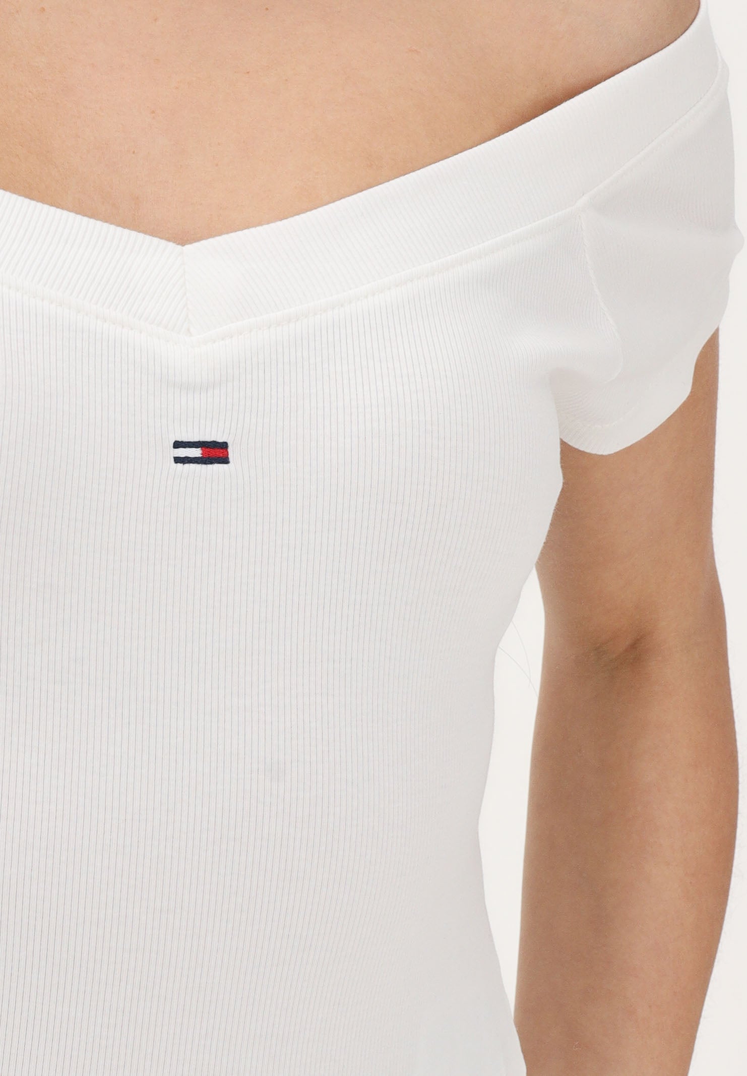 TOMMY JEANS T-shirt a manica corta bianca da donna con scollo a barca DW0DW22265 YBL TOMMY JEANS 