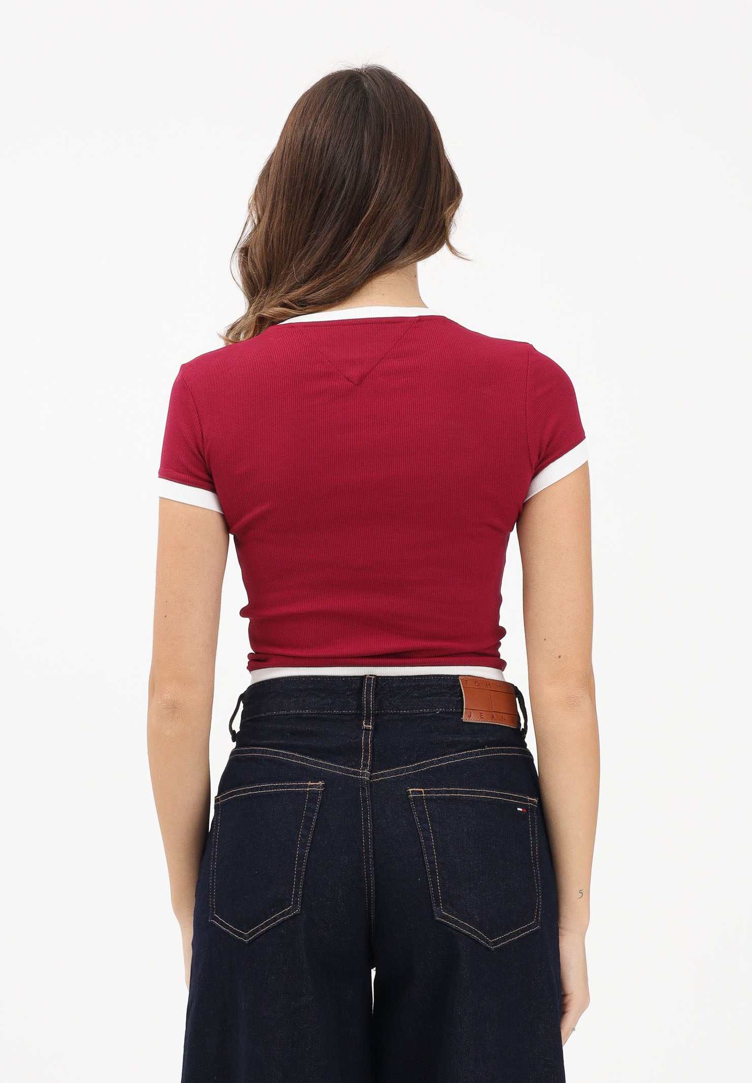 TOMMY JEANS T-shirt a manica corta bordeaux da donna con logo e finiture a contrasto DW0DW22575 VLC TOMMY JEANS 