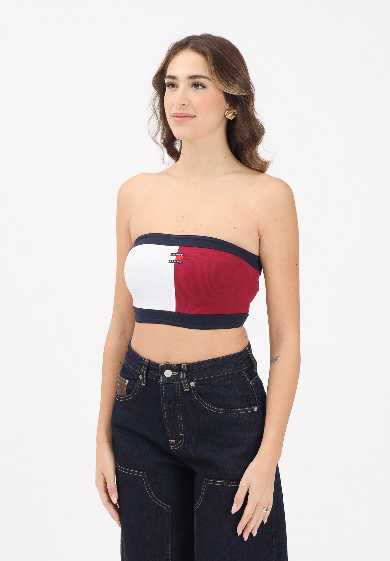 TOMMY JEANS Top caratterizzato dal classico motivo color block nei toni del bianco blu e bordeaux da donna DW0DW22637 VLC TOMMY JEANS 