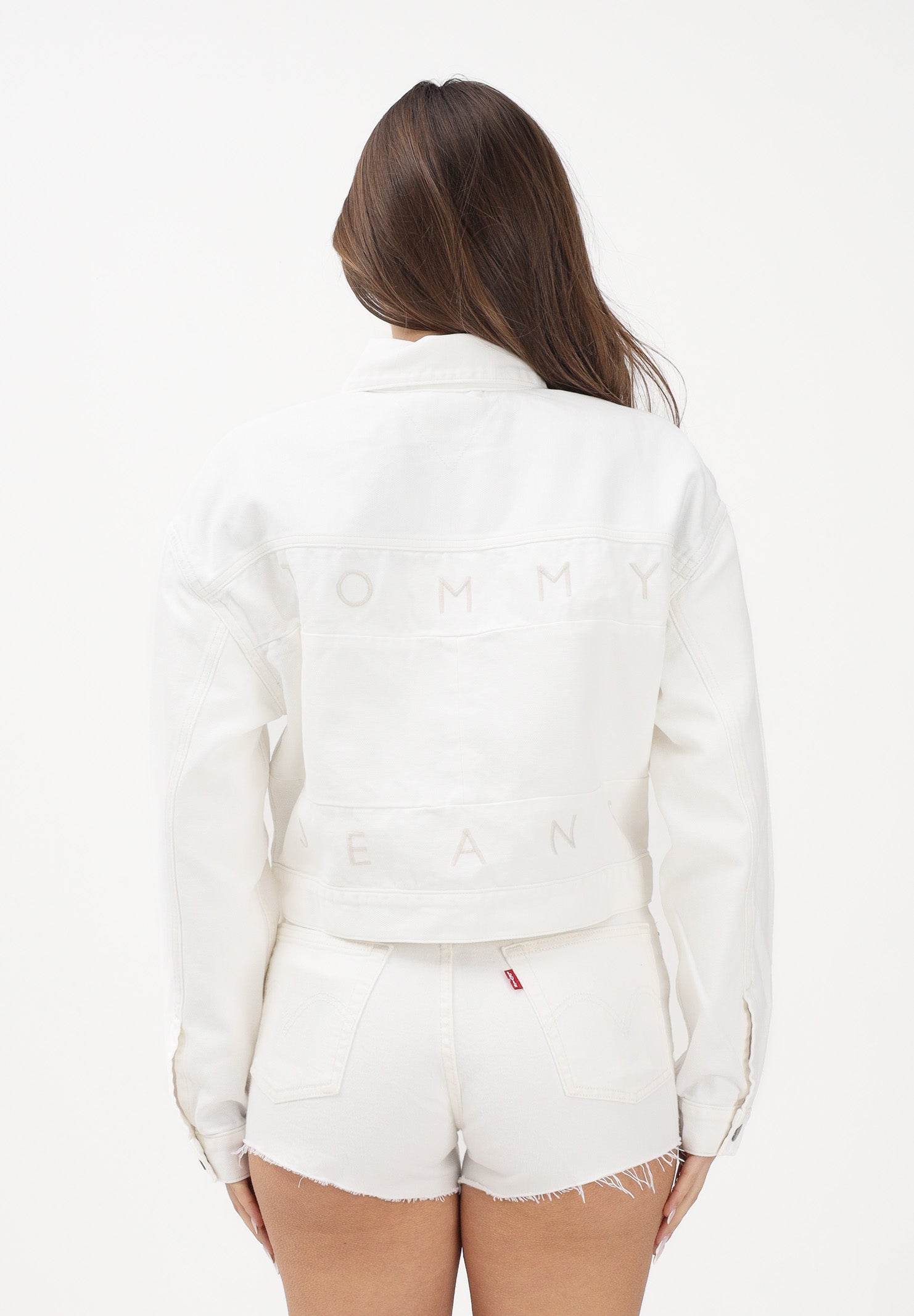 TOMMY JEANS Giubbotto in denim bianco da donna con logo sul retro DW0DW21979 1D0 TOMMY JEANS 