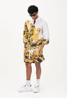 VERSACE JEANS COUTURE Shorts bianco e nero da uomo con stampa Wave Couture 80GADD16CQ23D GL2 VERSACE JEANS COUTURE 