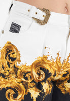 VERSACE JEANS COUTURE Shorts in denim bianco e nero da donna con fantasia Wave Couture oro 80HAD55PES163L54 GL2 VERSACE JEANS COUTURE 