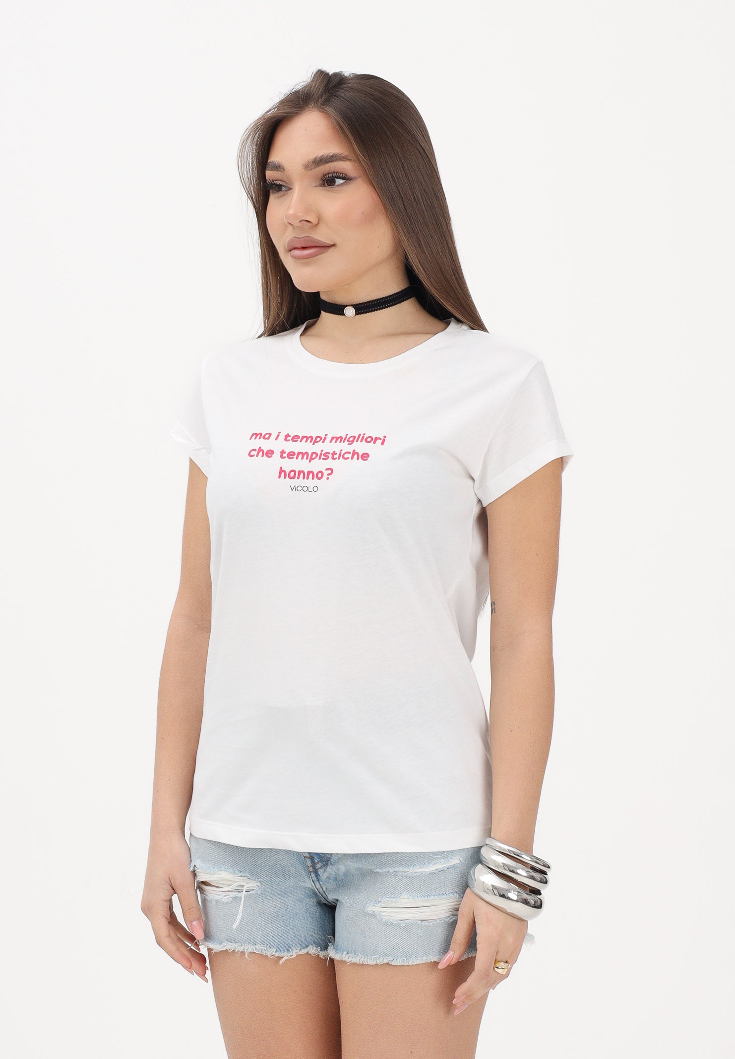 VICOLO T-shirt a manica corta bianca da donna con stampa "Ma i tempi migliori che tempistiche hanno?" RAB0699 02 VICOLO 