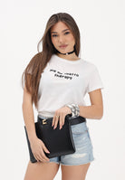 VICOLO T-shirt a manica corta bianca da donna con stampa "Me ne sbatto therapy" RAB0711 02 VICOLO 