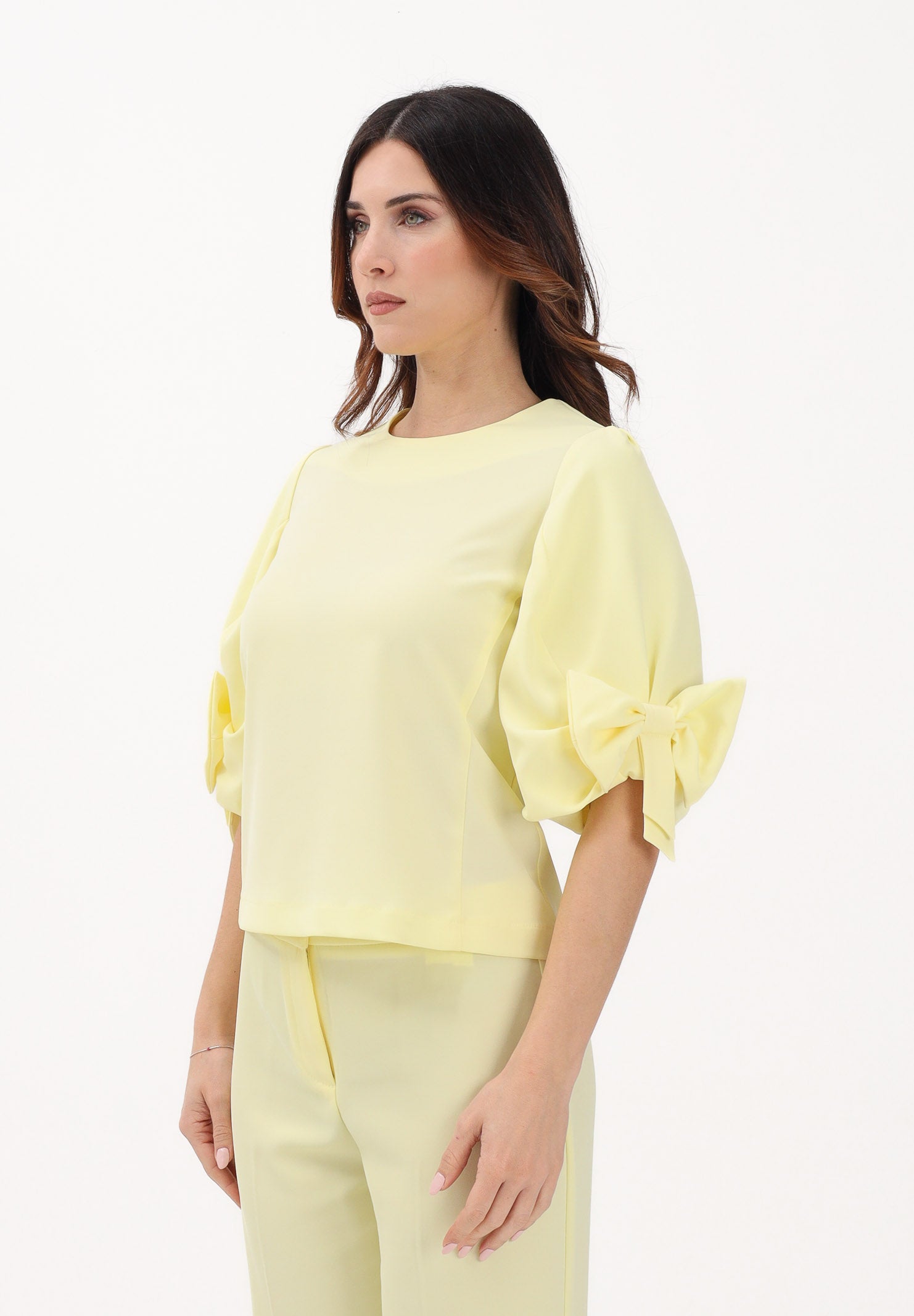 VICOLO Blusa gialla da donna con fiocco applicato TAB0245 ABU20 VICOLO 