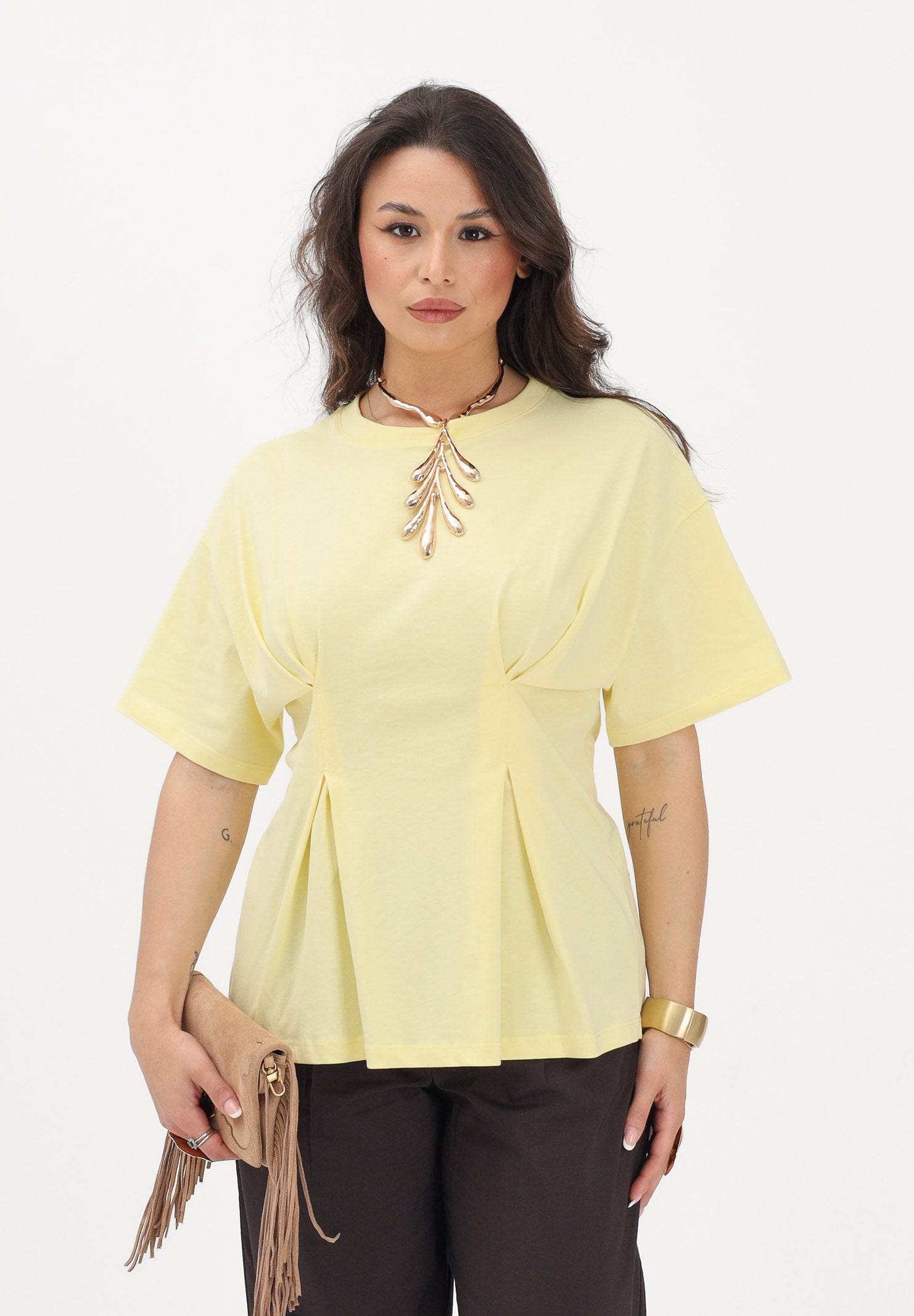 VICOLO T-shirt a manica corta gialla da donna sfiancata UAB0020 GI VICOLO 