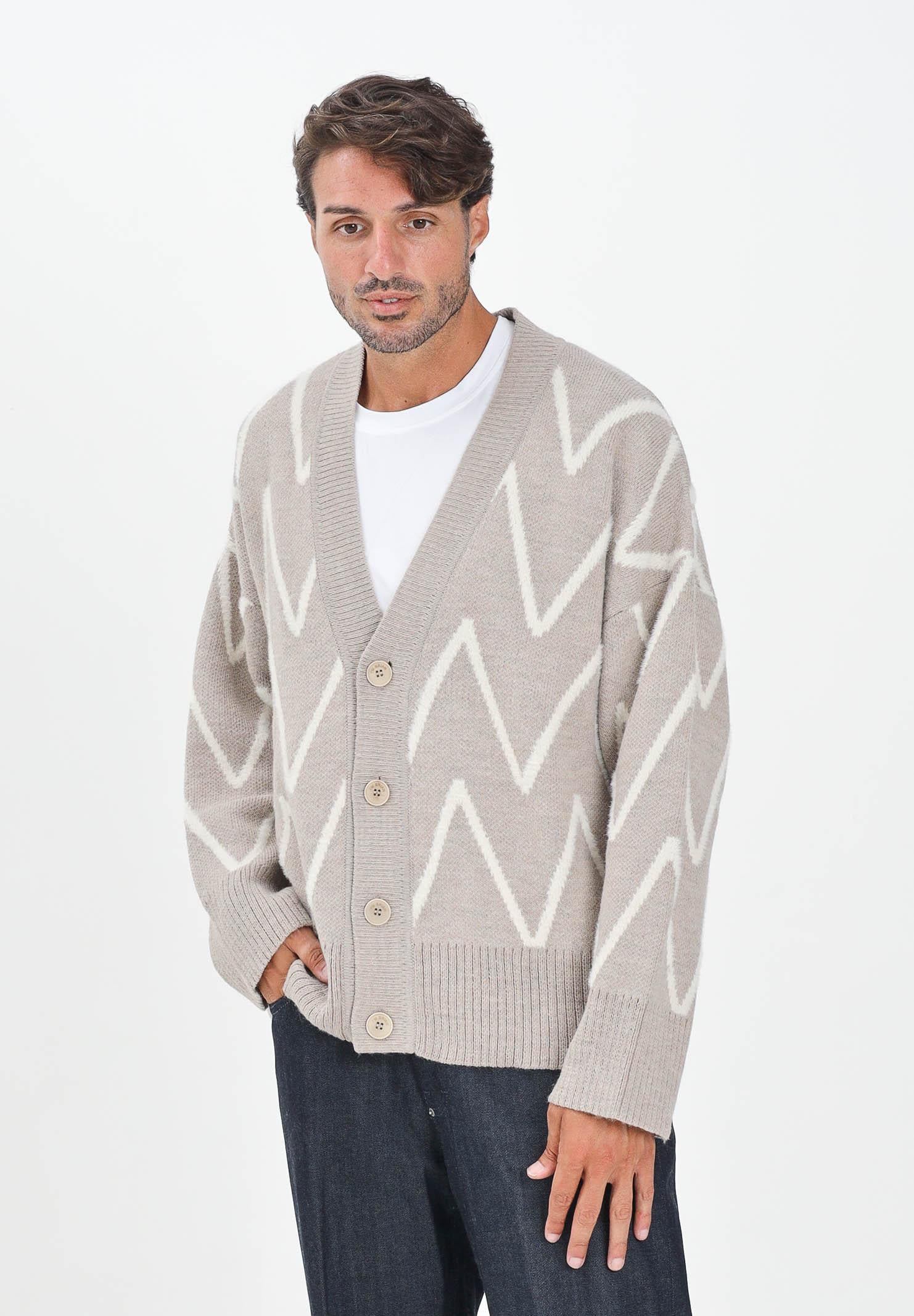 I'M BRIAN Cardigan beige da uomo caratterizzato da una lavorazione a zig-zag MA3418 0025 I'M BRIAN 