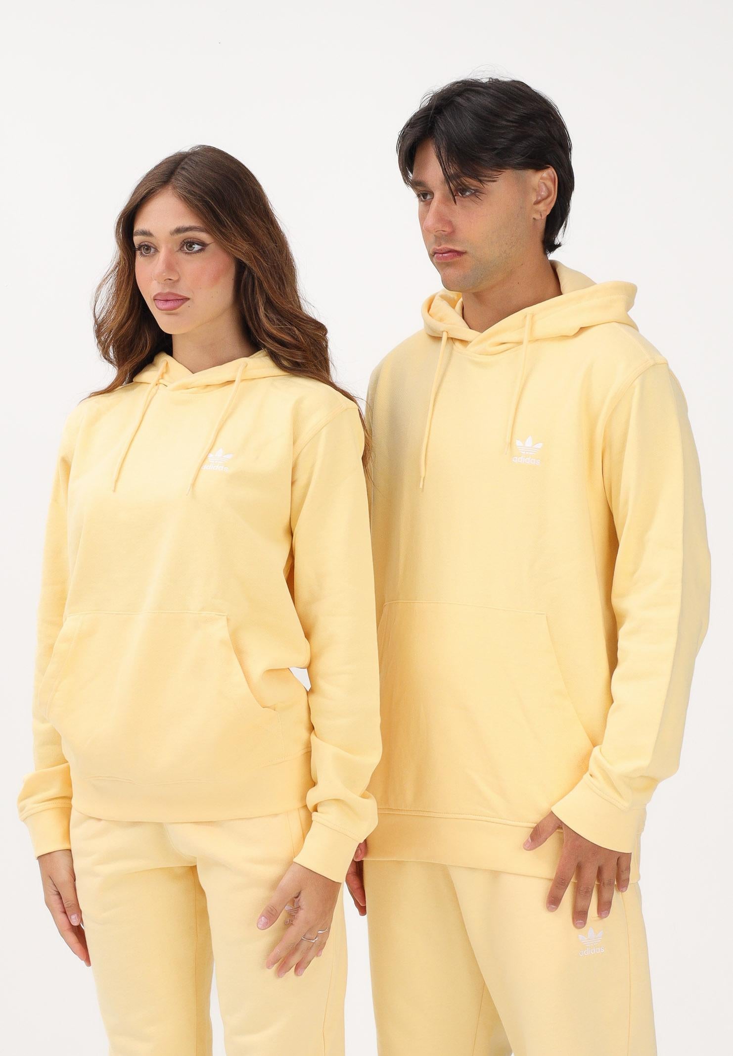 ADIDAS ORIGINALS Felpa con cappuccio Trefoil Essentials Loose gialla per uomo e donna KE1158 . ADIDAS ORIGINALS 