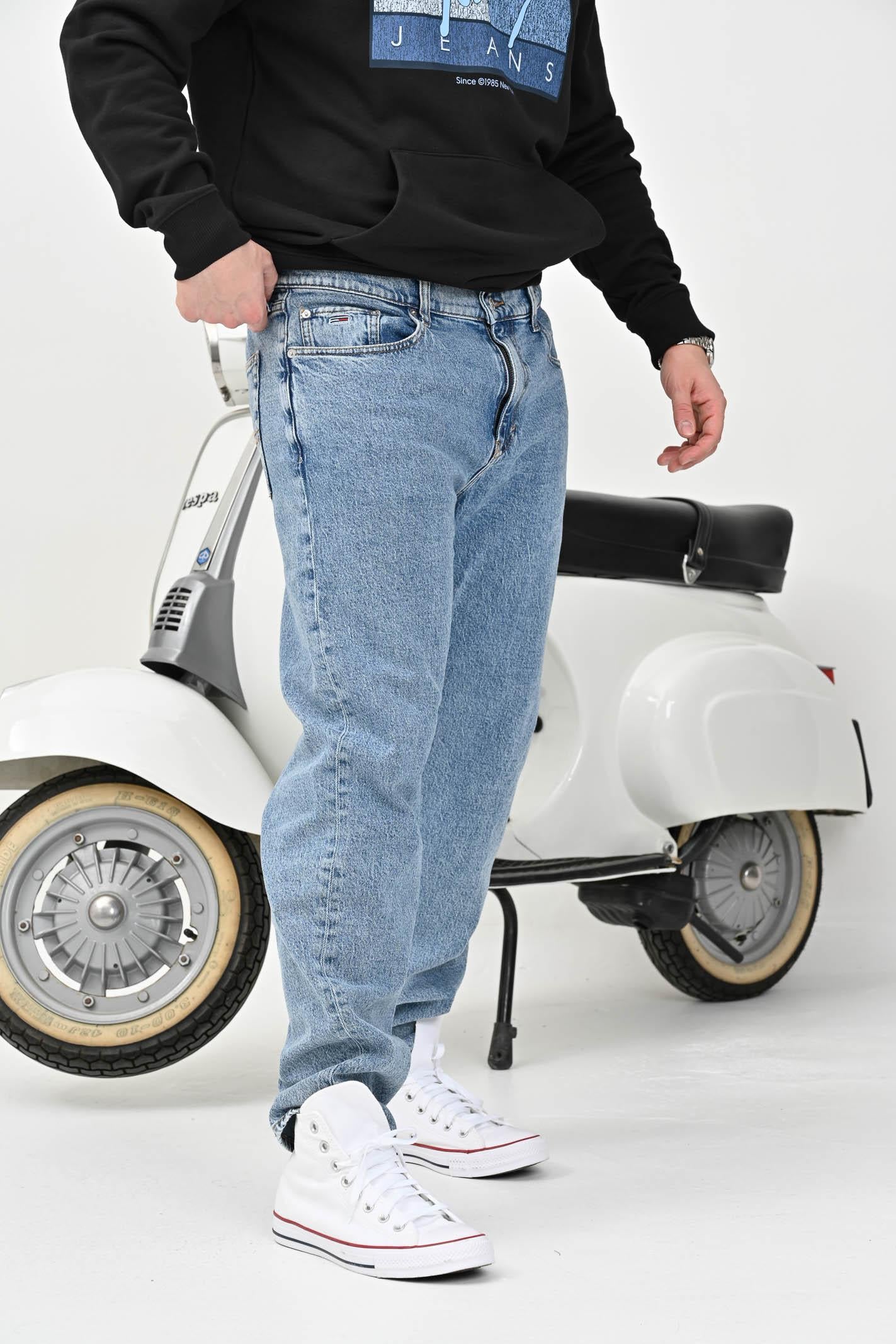 Sneakers CHUCK TAYLOR ALL STAR CLASSIC bianche per uomo e donna M7650C . CONVERSE 