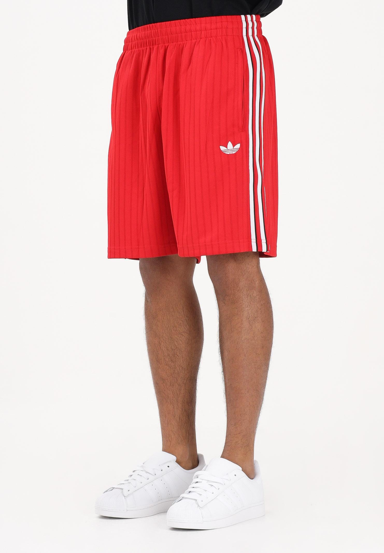 ADIDAS ORIGINALS Shorts sportivo FIREBIRD ENGINEERED STRIPES rosso da uomo KS5503 . ADIDAS ORIGINALS 
