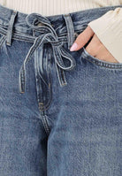 ONLY Jeans in denim blu medio da donna dal lavaggio leggermente vissuto 15325796 MEBL ONLY 