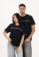 GCDS T-shirt a manica corta nera per uomo e donna con bande logate C1MEQC036J101 999B GCDS 
