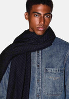 ARMANI EXCHANGE Pashmina nera per uomo e donna caratterizzata da una trama jacquard con logo XM001714AF17470 FC022 ARMANI EXCHANGE 