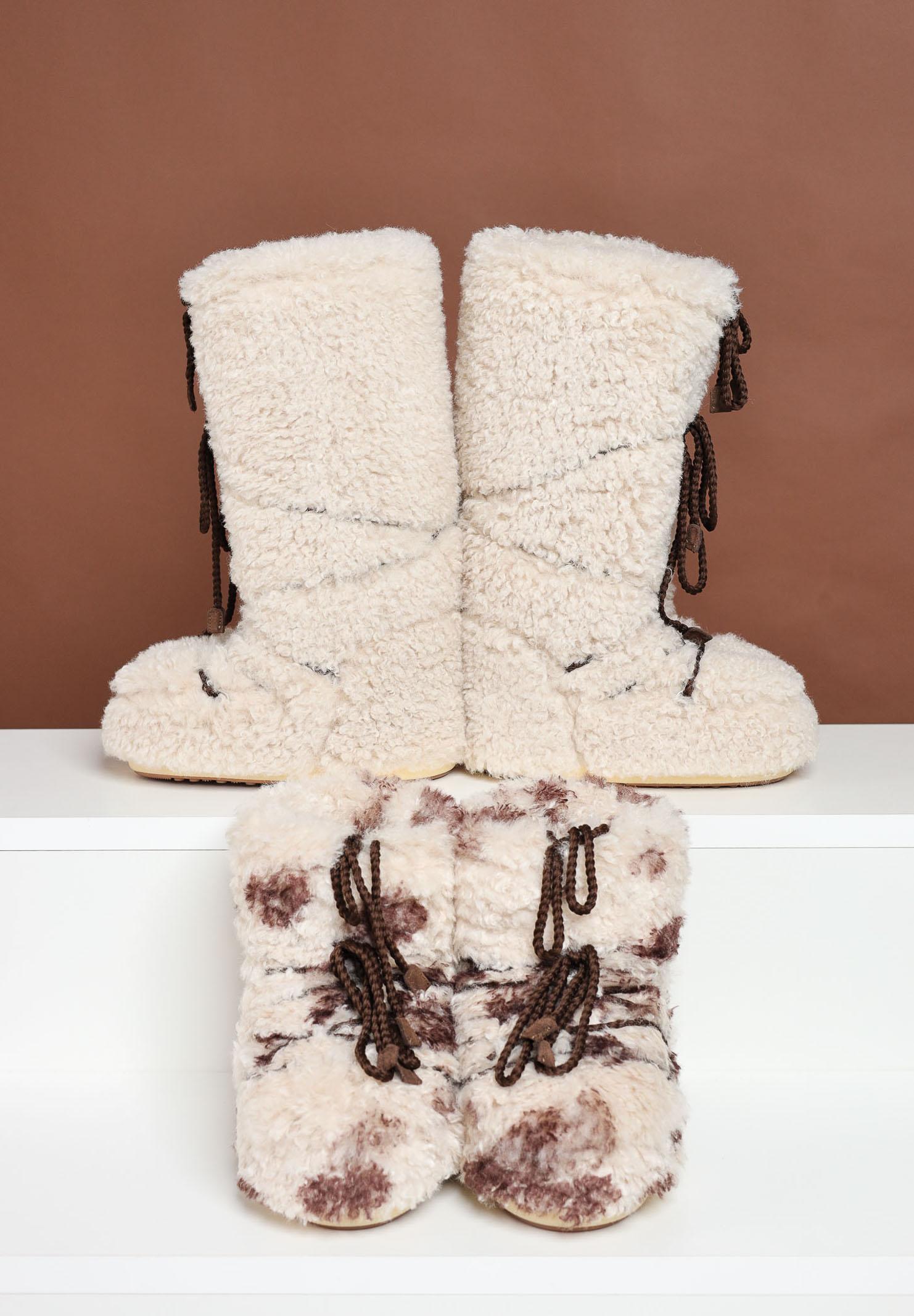 MOON BOOT Stivali da neve ICON LOW CURLY beige da donna con stampa cow 80D1409690 MM04 MOON BOOT 