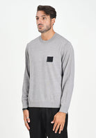 ARMANI EXCHANGE Maglioncino girocollo grigio da uomo con patch logo XM001329AF11982 O8005 ARMANI EXCHANGE 