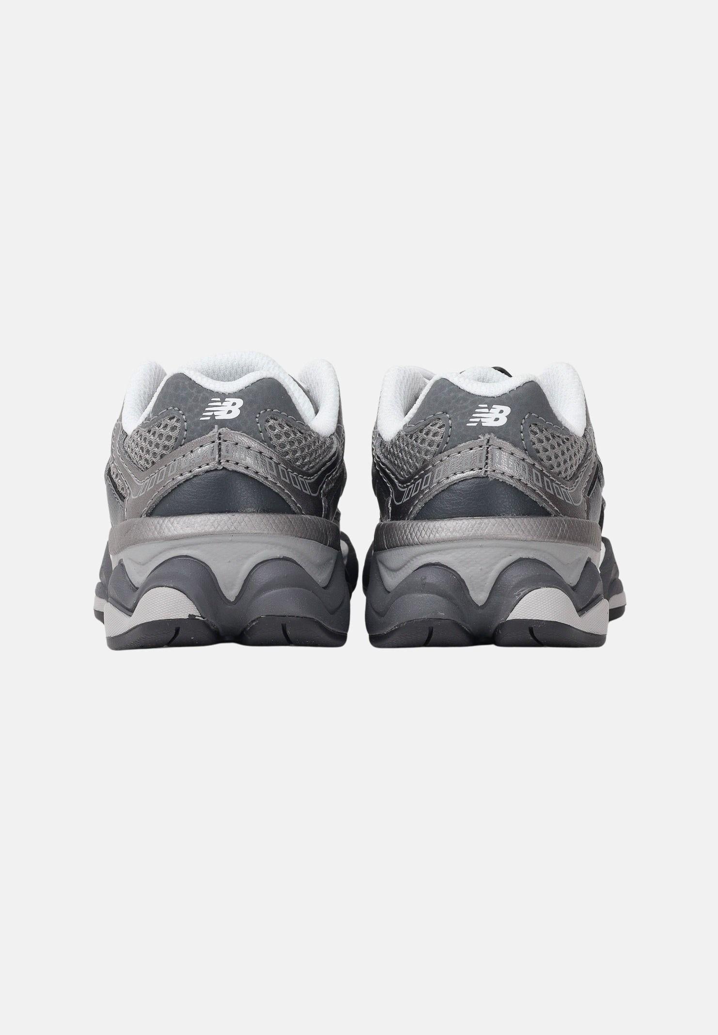 NEW BALANCE Sneakers 9060 grigie da neonato I90602W5 . NEW BALANCE 