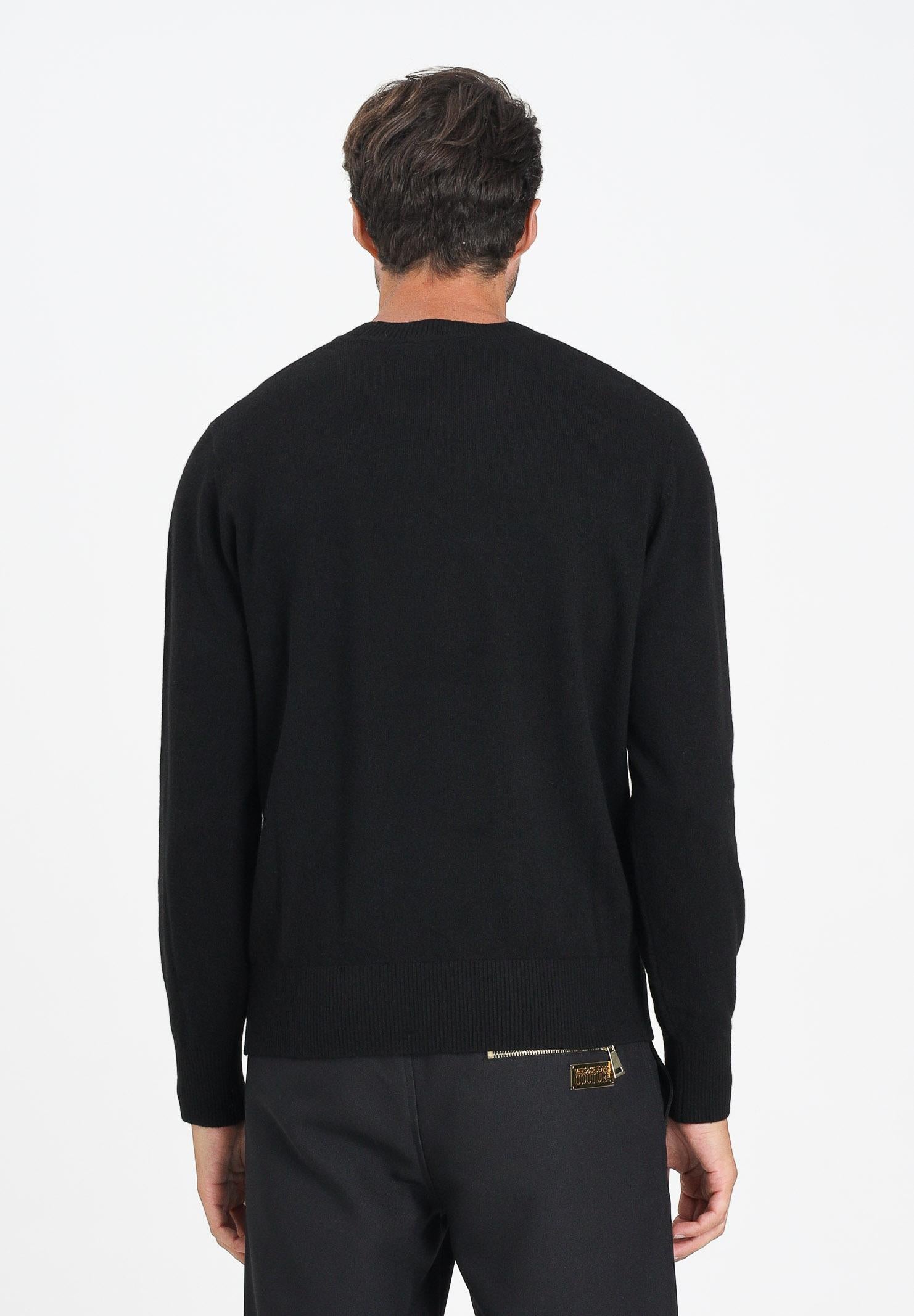 VERSACE JEANS COUTURE Maglioncino girocollo nero da uomo con logo V-Emblem 79GAFM00CMH81 L01 VERSACE JEANS COUTURE 