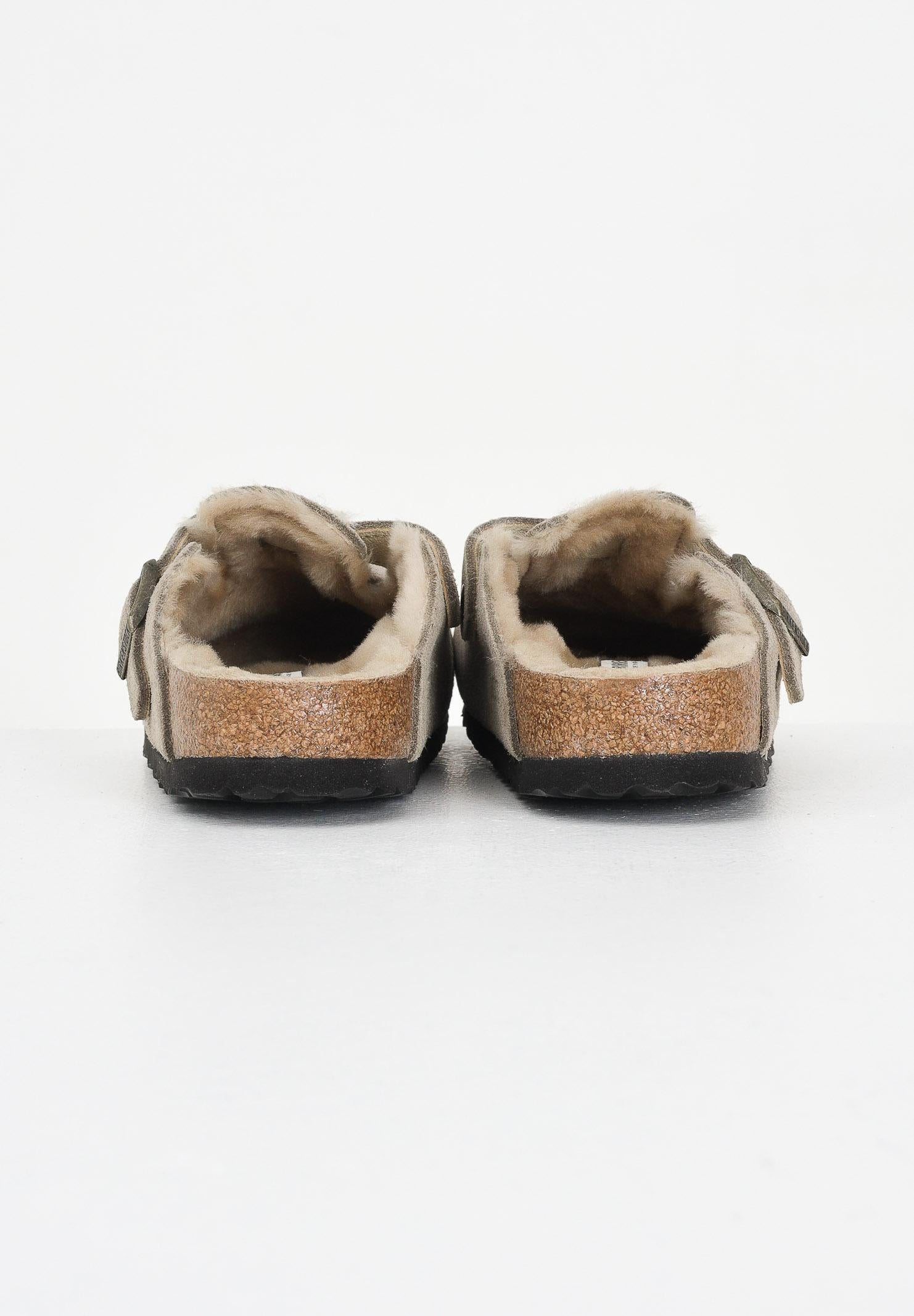 BIRKENSTOCK Ciabatte Boston con pelliccia beige per uomo e donna 1028299 . BIRKENSTOCK 