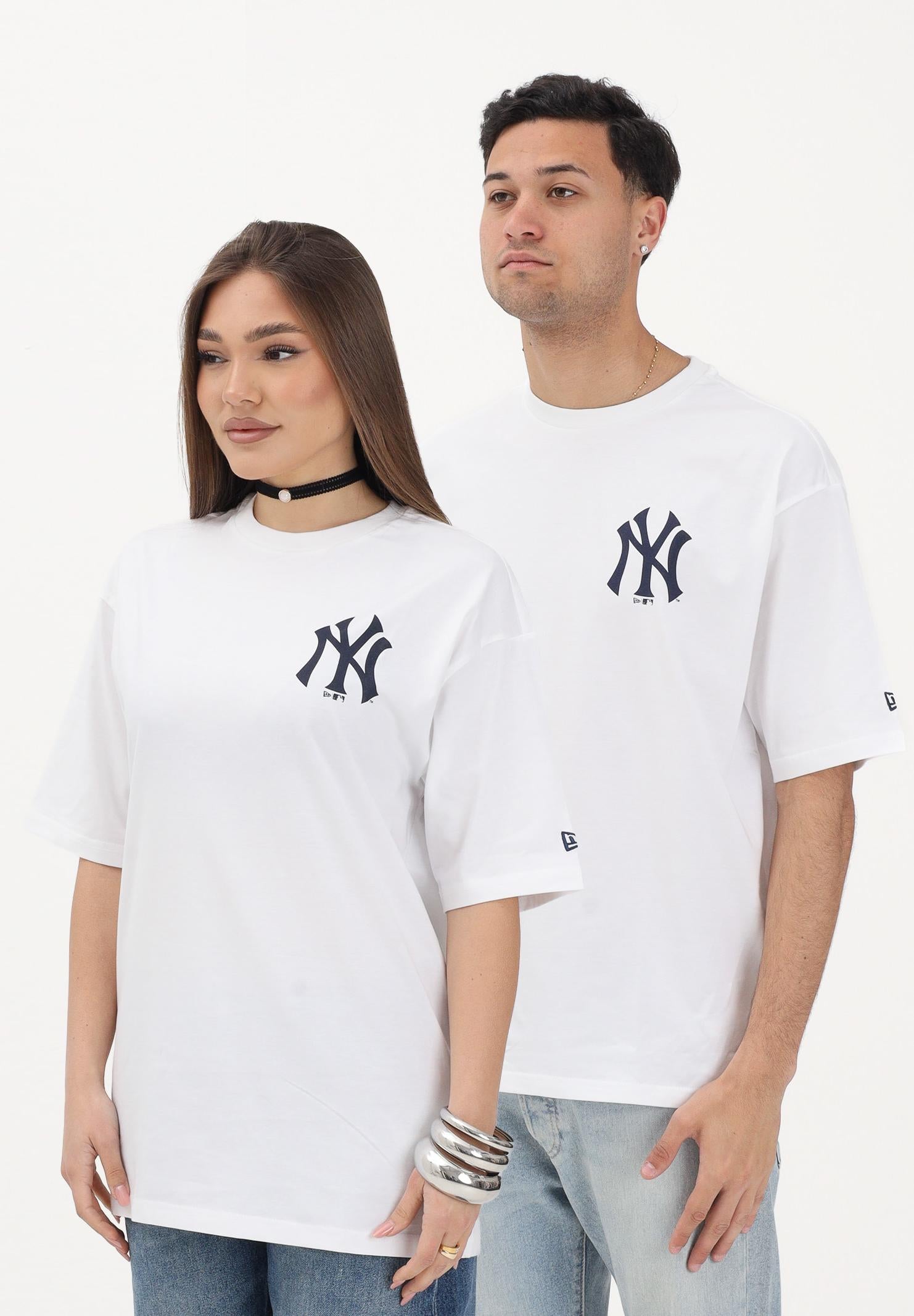 NEW ERA T-shirt a manica corta Oversized New York Yankees MLB Cap Graphic bianca per uomo e donna 60856148 . NEW ERA 
