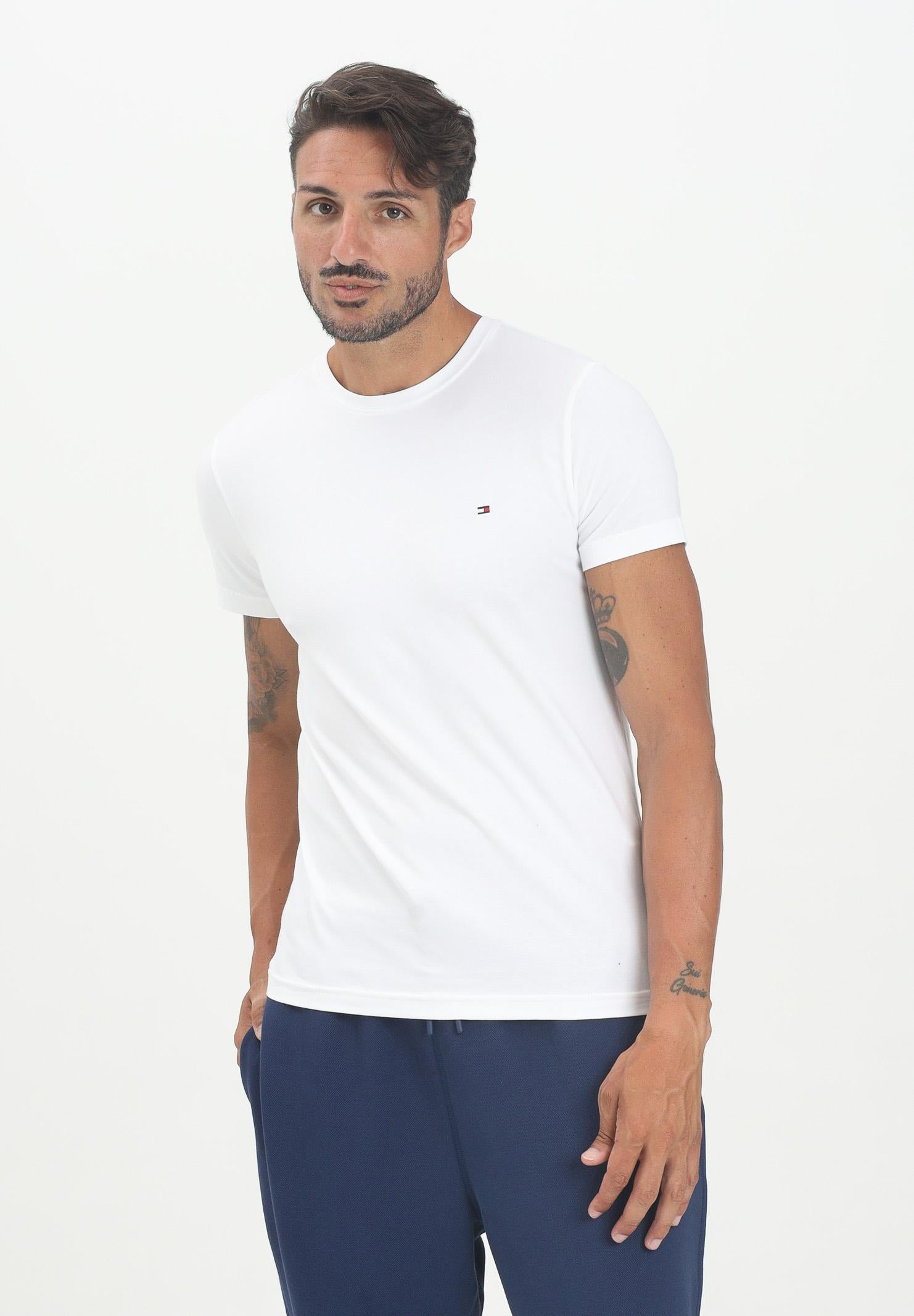 TOMMY HILFIGER T-shirt a manica corta TH Flex bianca da uomo MW0MW27539YBR  TOMMY HILFIGER 